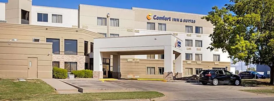 Comfort Inn & Suites Wichita Northeast