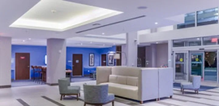 Holiday Inn Express & Suites Miami Airport East