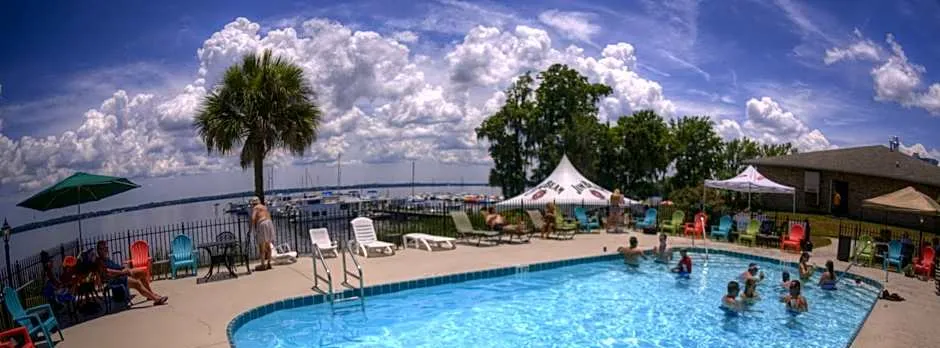 Crystal Cove Riverfront Resort