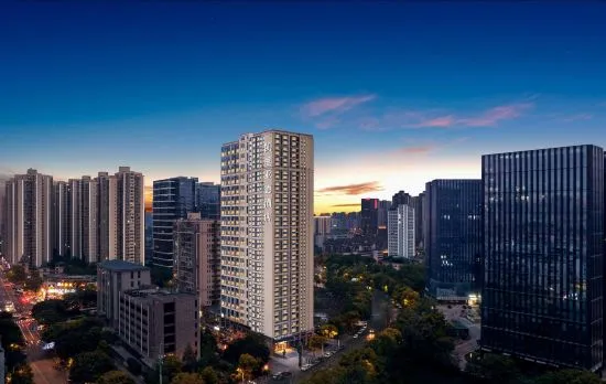 Kyriad Hotel (Chongqing Dadukou Pedestrian Street Xinshancun Light Rail Station)