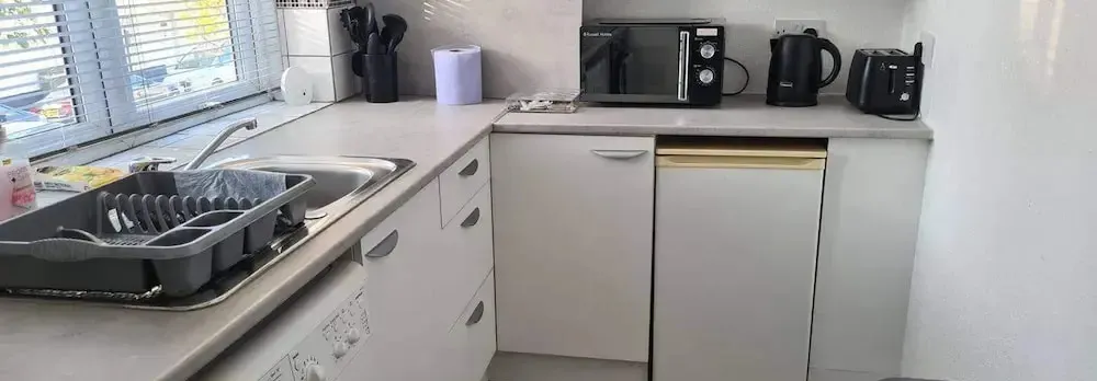 Cosy 2-bed Apartment - Sleeps 4 & Central