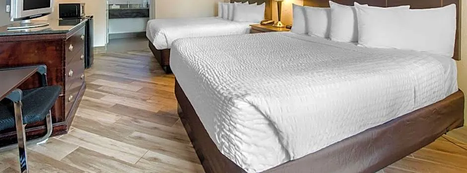Clarion Inn & Suites Kissimmee-Lake Buena Vista South