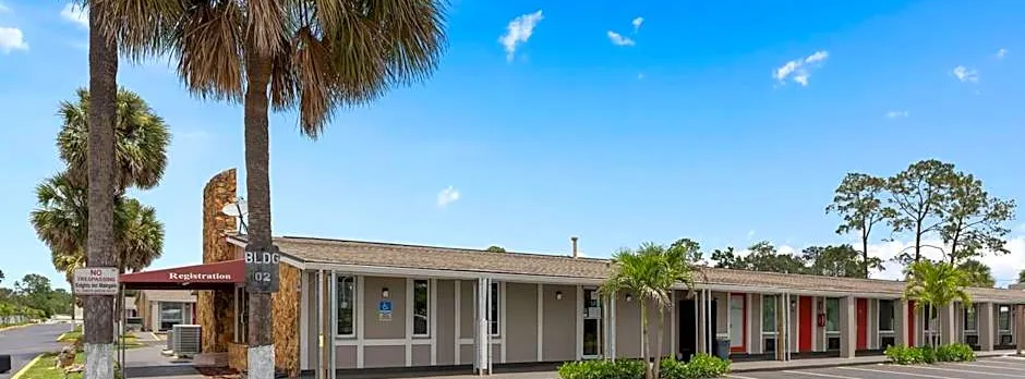 Super 8 by Wyndham Kissimmee-Orlando