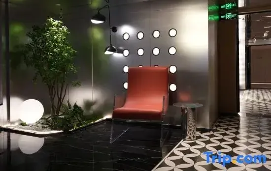 CULTURE Time Back to the Future Hotel (Chengdu Wuhou Hongpailou Subway Station)