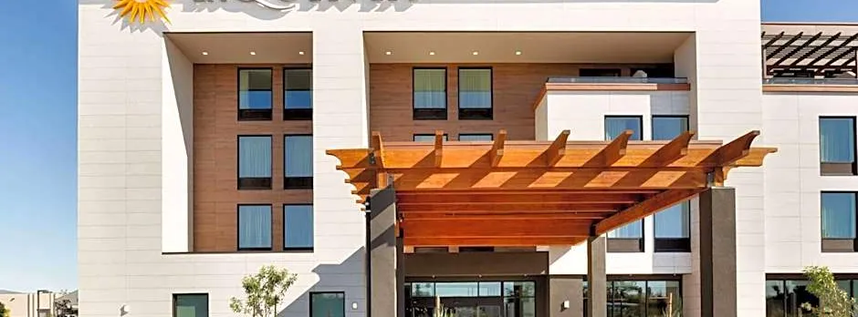 La Quinta Inn & Suites by Wyndham Santa Rosa Sonoma