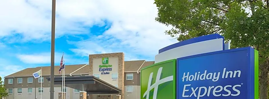 Holiday Inn Express & Suites Omaha - 120th and Maple By IHG