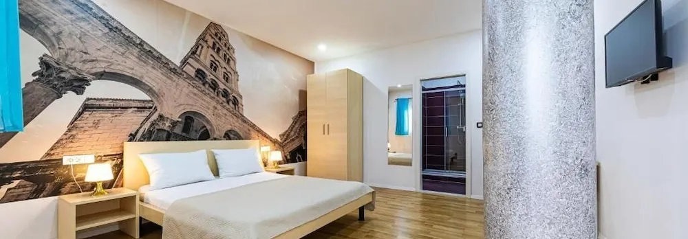 Split Urban Rooms