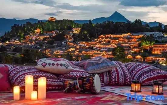 Sanxun Ancient City Panorama Homestay (Lijiang Ancient City Waterwheel Branch)