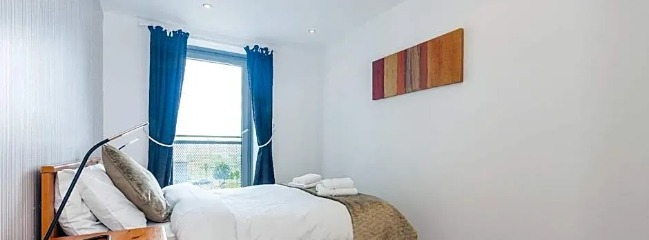Stylish Garden View Apartment