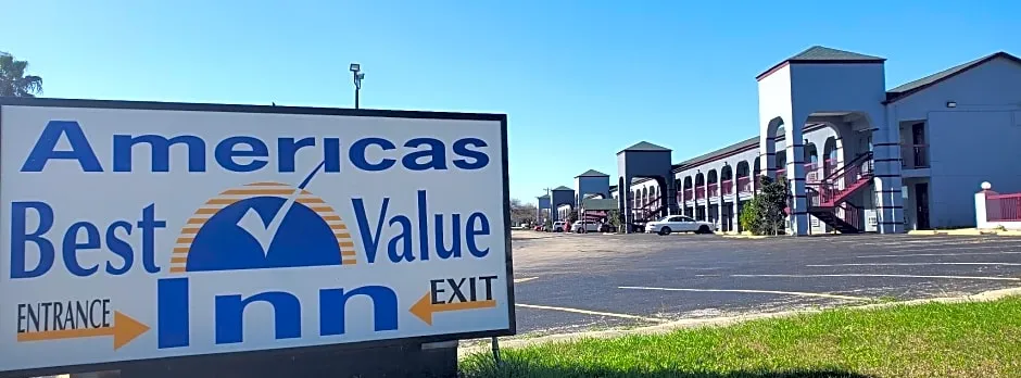 Americas Best Value Inn "FROST BANK CENTER"