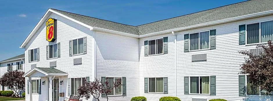 Super 8 by Wyndham Canandaigua