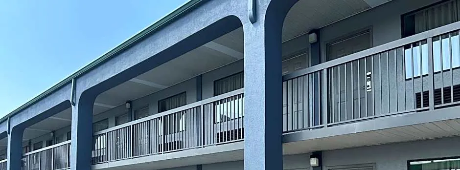 Days Inn by Wyndham Byron