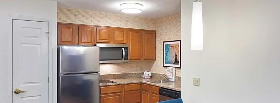 Residence Inn by Marriott Kansas City Country Club Plaza