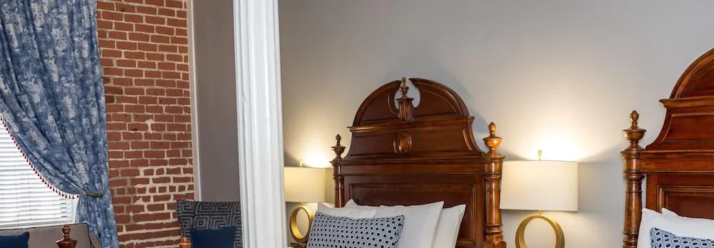 East Bay Inn, Historic Inns of Savannah Collection