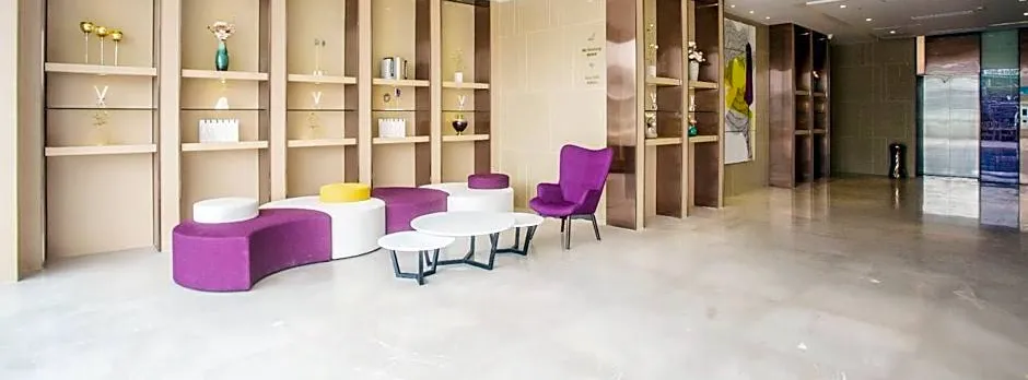 Lavande Hotels Guangzhou Baiyun Avenue North Metro Station