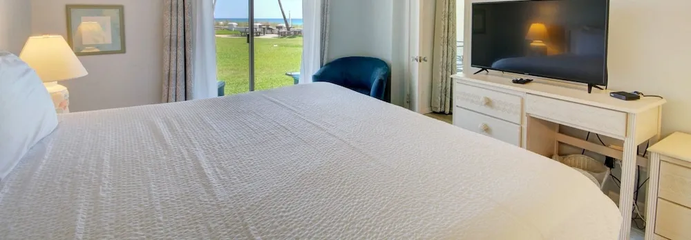 417 El Matador 2 Bedroom Condo by RedAwning