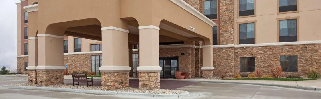 Hampton Inn & Suites Watertown (H)