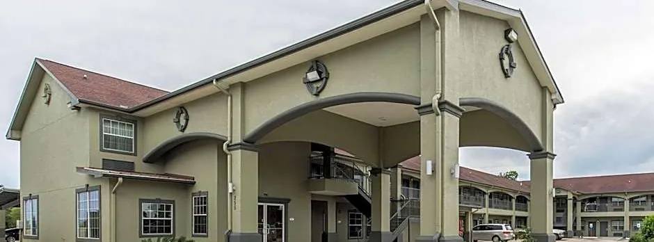 Quality Inn & Suites Bridge City/Orange