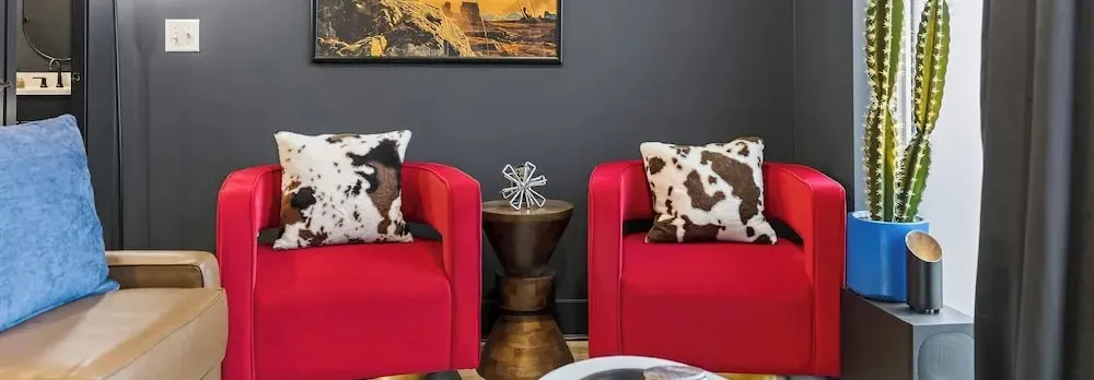 Cosmic Cowboy by Avantstay Design-forward Condo + Near Broadway, Coffee Shops and Breweries