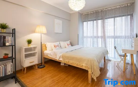 Casa International Apartment (Hong Ya Dong Jiefangbei Area)