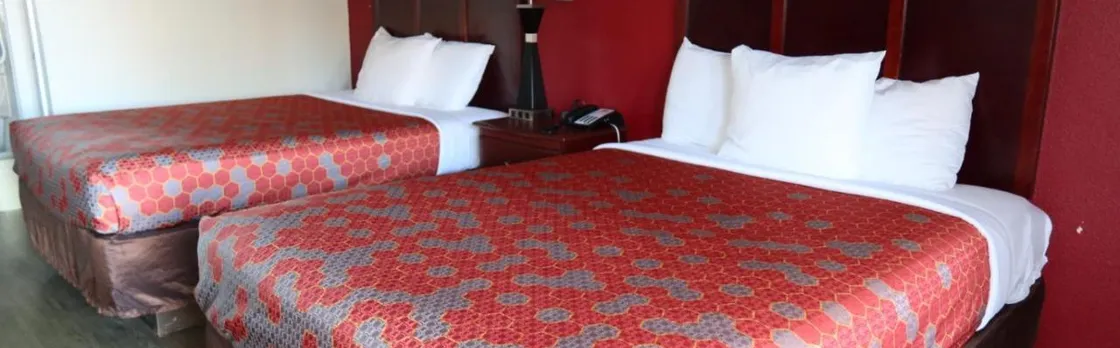 Econo Lodge Inn & Suites