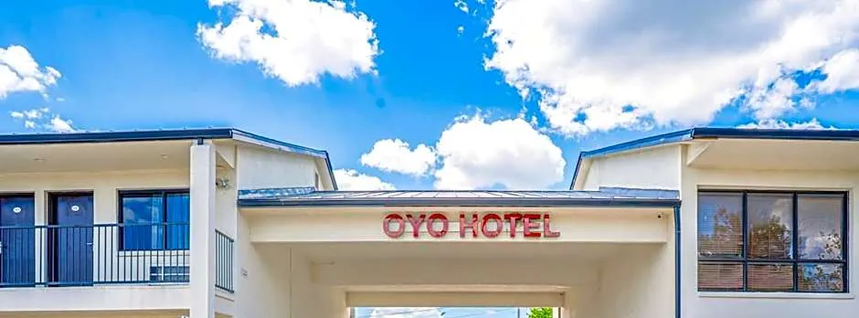 OYO Hotel Houston N Fm-1960 Champions TX