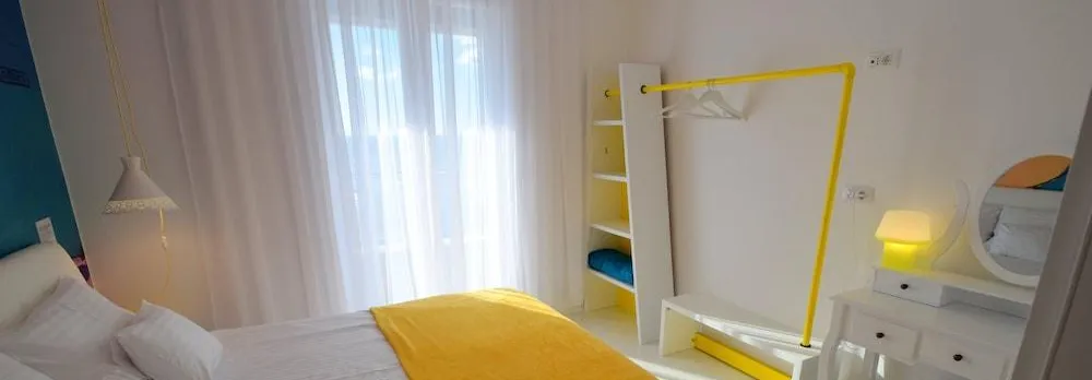 87 Stairs Apartment