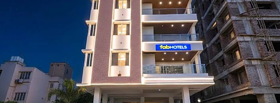 FabHotel Prime Athiti Delight Stay - Nr. D'Mart