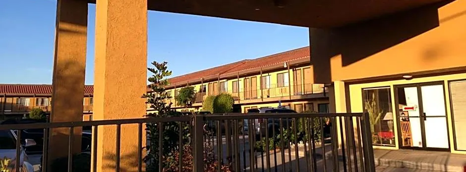 Fullerton Inn