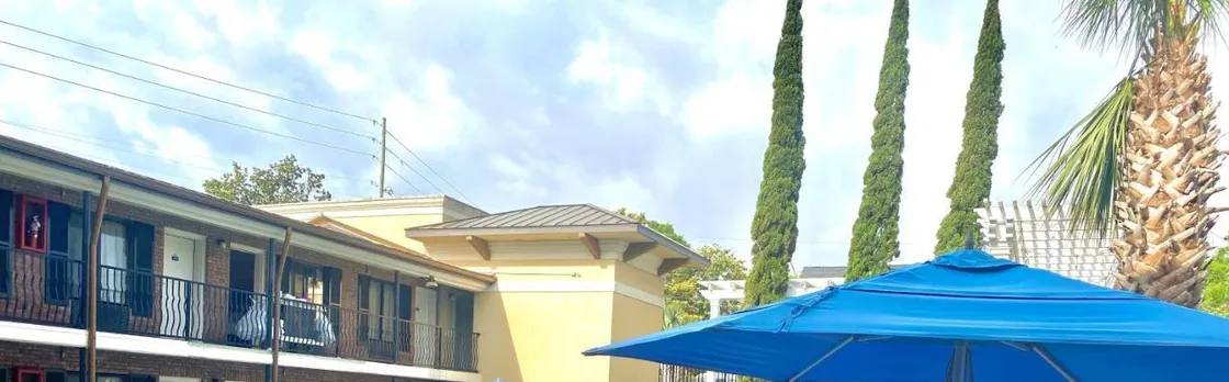 Days Inn by Wyndham Pensacola - Historic Downtown
