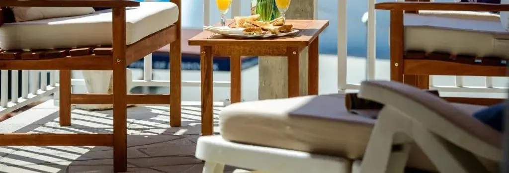 Lorelai Apartments