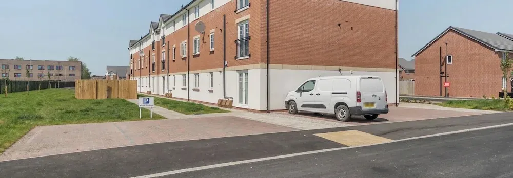 Near Stadium - Free Parking - Sleeps 4