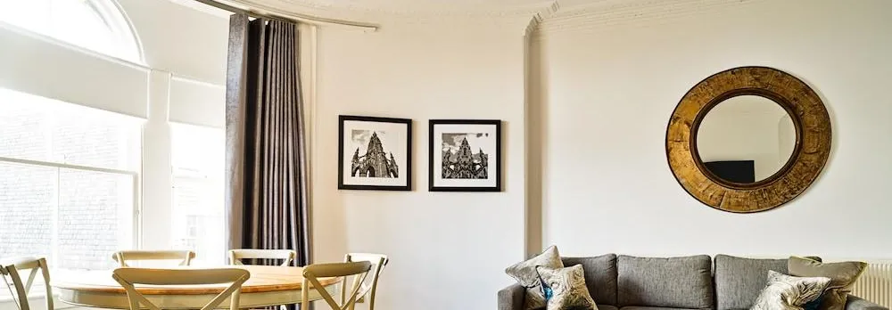 Joivy Luxury George Street Apartments: Forth Suite
