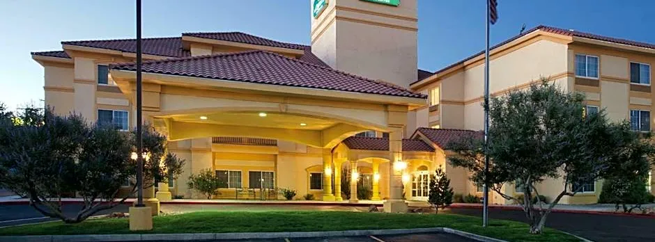 La Quinta Inn & Suites by Wyndham Albuquerque Midtown