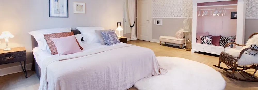 Cora Apartments