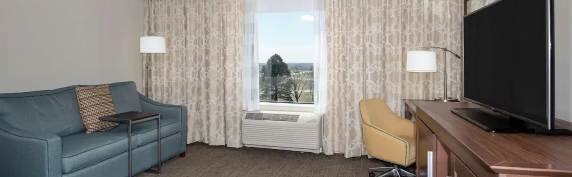 Hampton Inn Lincoln Airport (H)