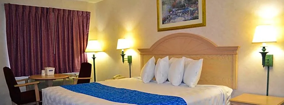 Travelodge by Wyndham Niagara Falls