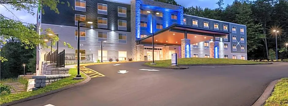 Holiday Inn Express & Suites Pittsfield-Lenox-Berkshires