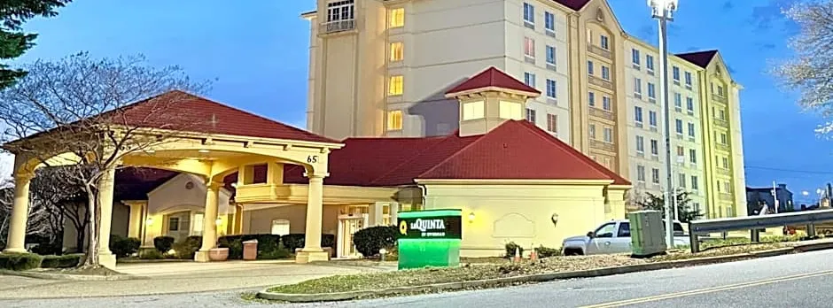 La Quinta by Wyndham Haywood Mall-Near Greenville Downtow