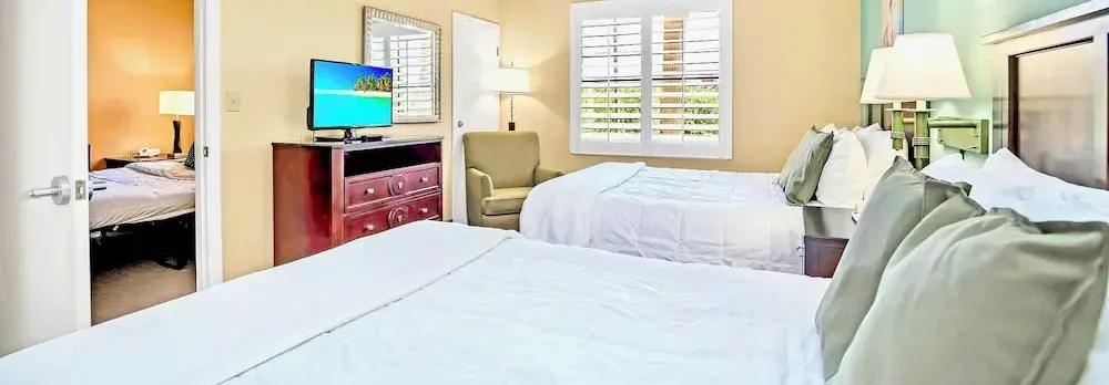 Cozy Apartment w Pool and Hot Tub - Near Disney