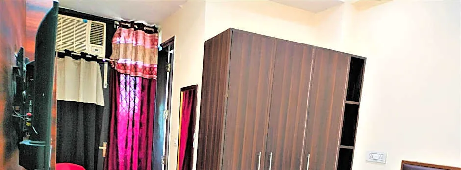 Hotel Star Light Near Nizamuddin Railway Station