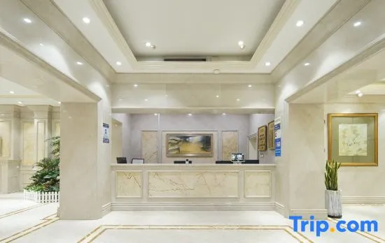Taiyi Hotel (Chengdu Shuhan Road East Metro Station)