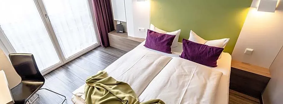 Hotel Demas City