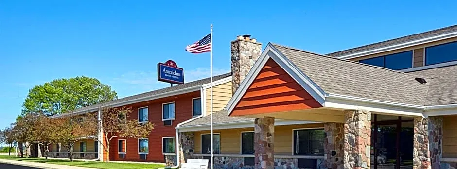 AmericInn by Wyndham Elkhorn Near Lake Geneva
