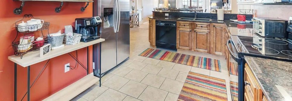 Rockwood Lakeview Getaway Incredible Location!