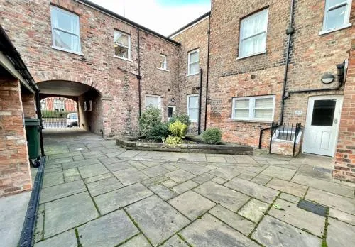 Cliffords Reach at Bluebridge Court with Free Parking