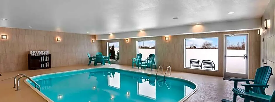 Clarion Pointe Mattoon Near University