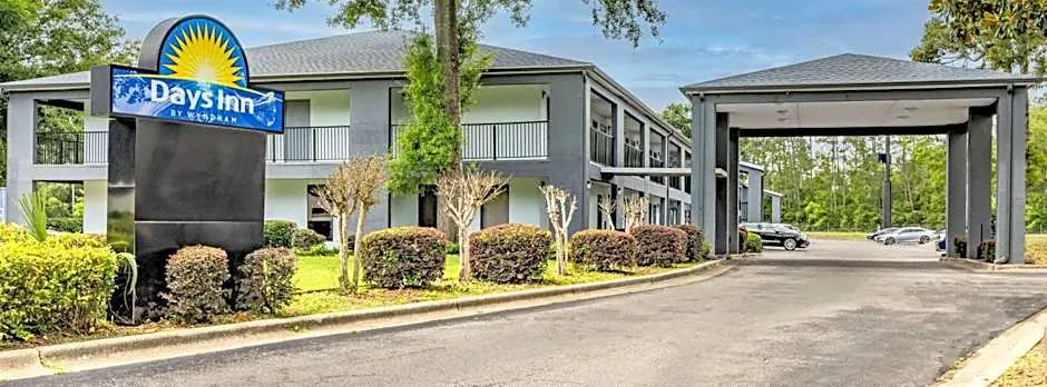 Days Inn by Wyndham Pensacola West