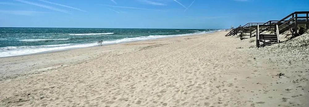 Carolina Beach Condo With Deck: Steps to Shore!