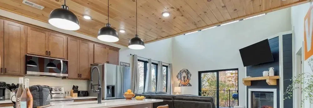 Indoor Pool, Hot Tub & Vols Spirit With Sweeping Mountain Views Smokey's Den by Avantstay